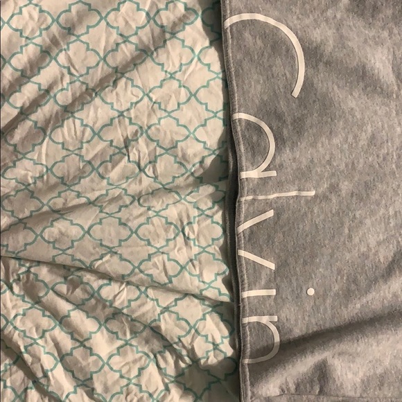 Calvin Klein sweatshirt - Picture 2 of 3